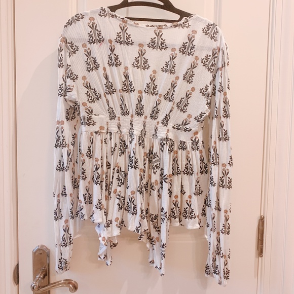 Floral Top - Picture 2 of 3